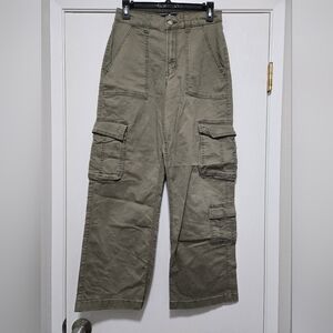 Hollister Ultra High Rise Baggy Cargo Pants